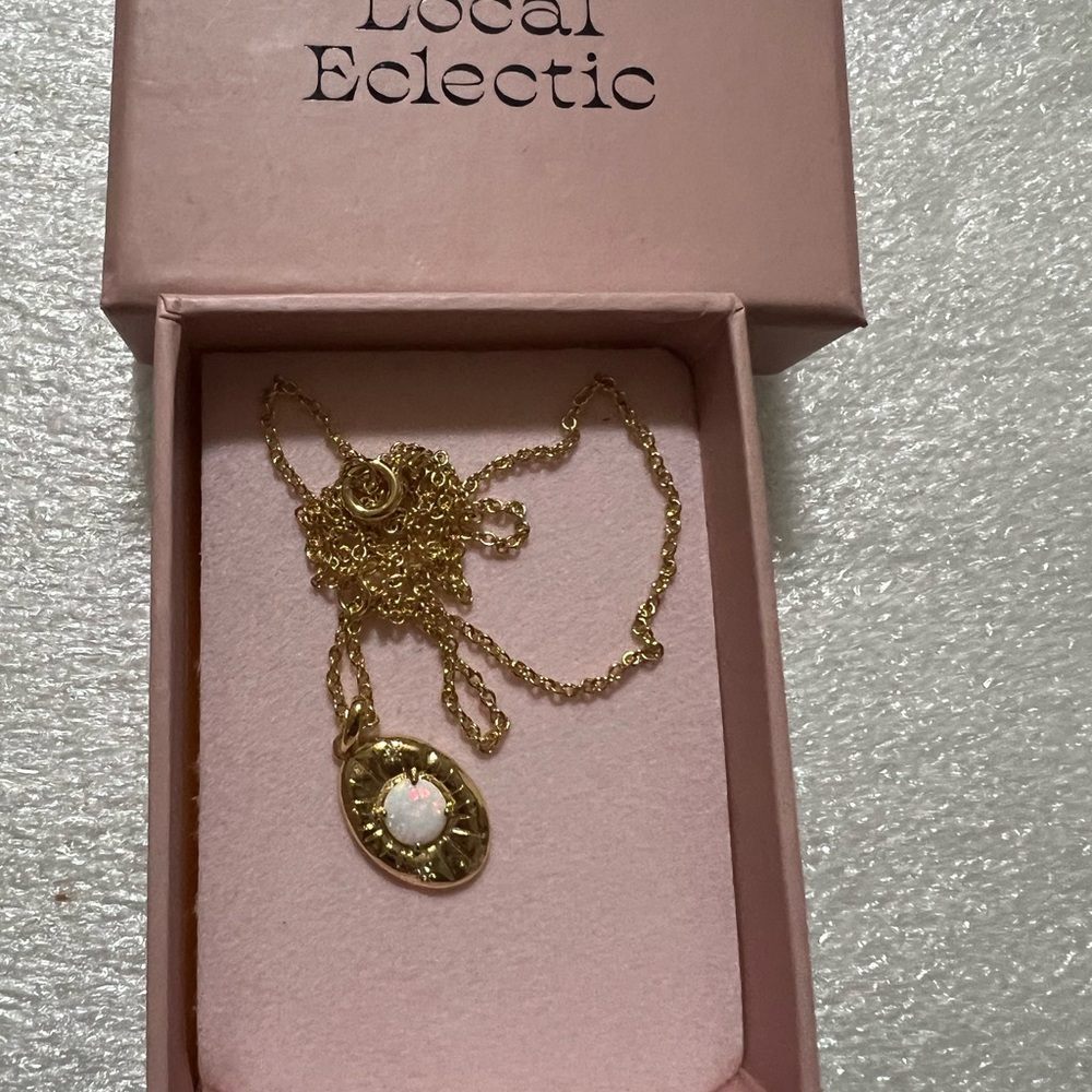 Local Electric Gold with Opal beautiful Necklace NIOB - Picture 2 of 16